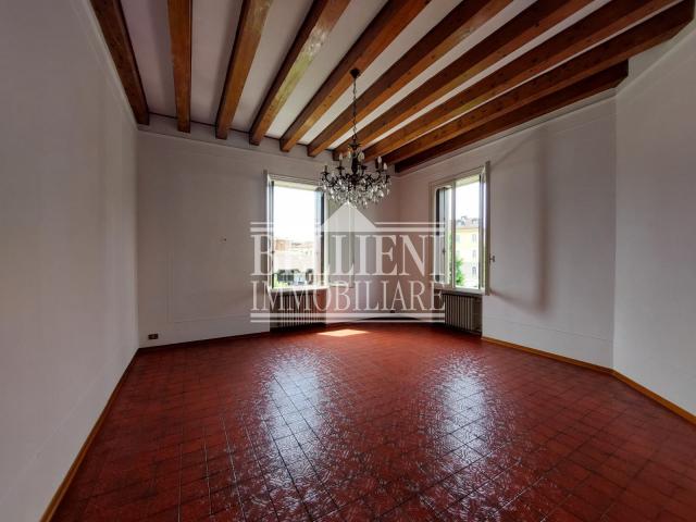 AFFITTASI APPERTAMENTO TRICAMERE E GRANDE TERRAZZA SAN BORTOLO VICENZA
