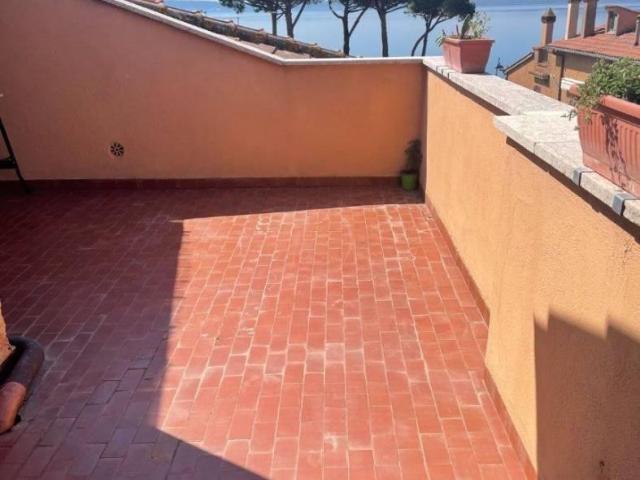 Affittasi Attico, Attico Annunci Trevignano Romano Roma Rif.647854