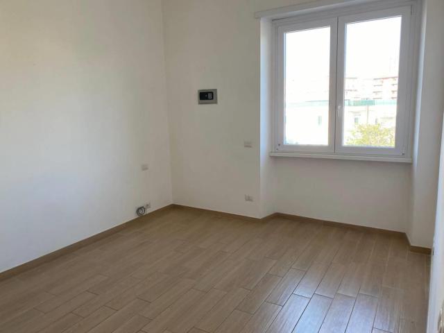 Affittasi Attico, attico in locazione in via acqui Annunci Roma, Zona Re di Roma Rif.63860