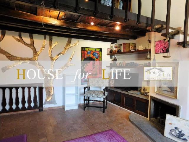 Affittasi Attico, AFFITTO VIA SAN CALISTO TRASTEVERE. Annunci Roma, Zona Trastevere Rif.74985