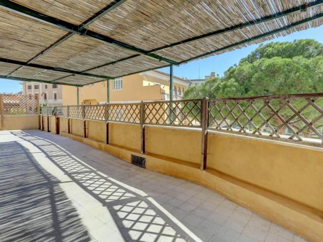 Affittasi Attico, Appartamento con terrazza Centro Storico Annunci Roma Roma Rif.645793