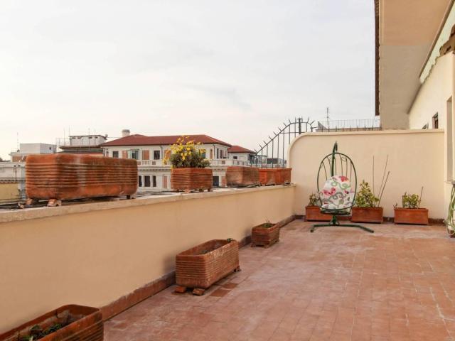 Affittasi Attico, Appartamento con terrazza Via Lucullo Annunci Roma Roma Rif.645764