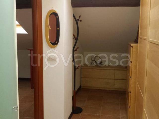 Affittasi attico/mansarda a Valmadrera via Alessandro Manzoni