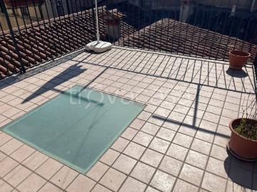 Affittasi attico/mansarda a Vicenza, Centro città