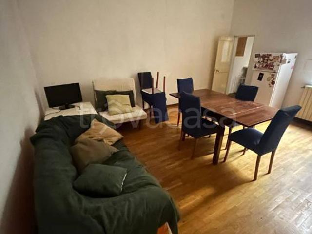 Affittasi bilocale a Bologna, Santo Stefano