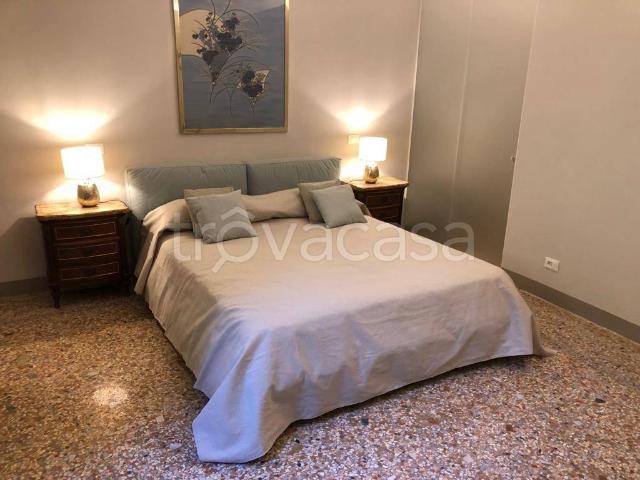 Affittasi bilocale a Bologna via d'Azeglio, Centro Storico