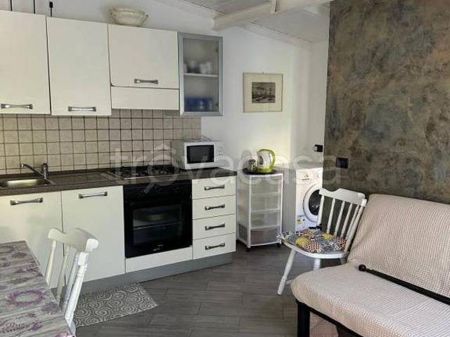 Affittasi bilocale a Cervo via Aurelia