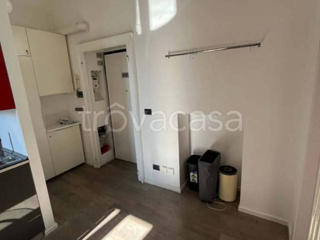 Affittasi bilocale a Milano via Messina, Paolo Sarpi