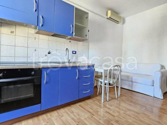 Affittasi bilocale a Milano via Monfalcone, 21, Cimiano
