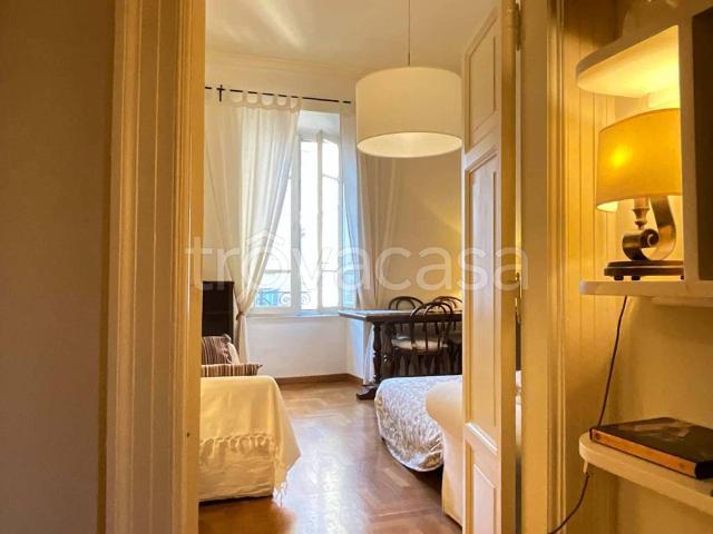 Affittasi bilocale a Roma, Spagna