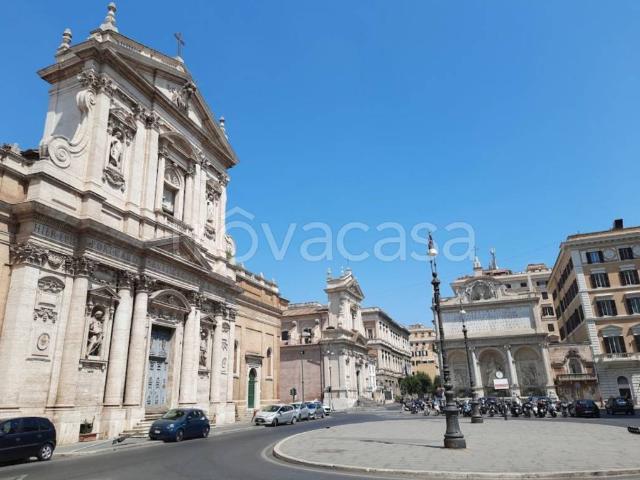 Affittasi bilocale a Roma via Torino, Repubblica