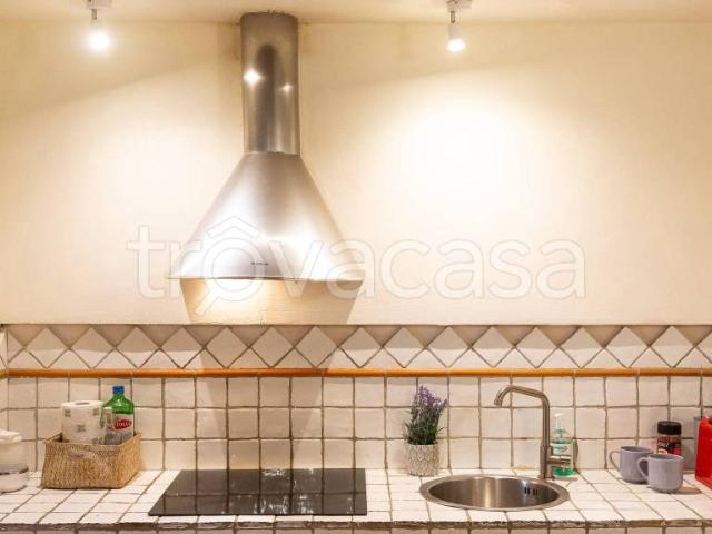Affittasi bilocale a Roma via di Santa Bonosa, Trastevere