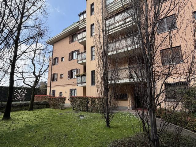 AFFITTASI BILOCALE A ROZZANO
