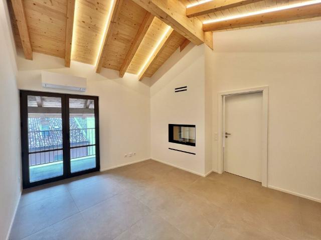 AFFITTASI GRAZIOSO 2.5 LOCALI CON BALCONE A RIVA SAN VITALE