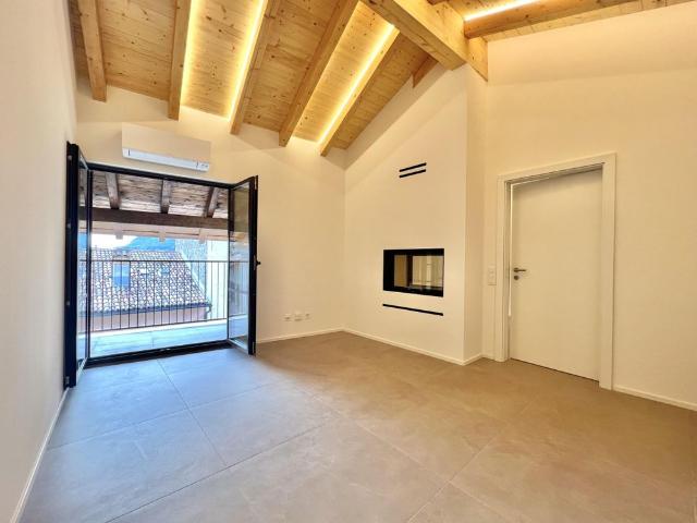 AFFITTASI GRAZIOSO 2.5 LOCALI CON BALCONE A RIVA SAN VITALE