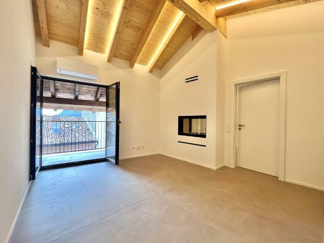 AFFITTASI GRAZIOSO 2.5 LOCALI CON BALCONE A RIVA SAN VITALE