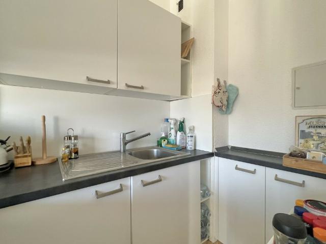 AFFITTASI ELEGANTE 1.5 LOCALI CON VISTA APERTA A LUGANO
