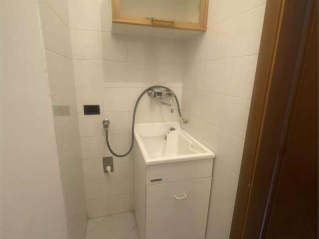 AFFITTASI IN VIA TARAMELLI STANZA DOPPIA