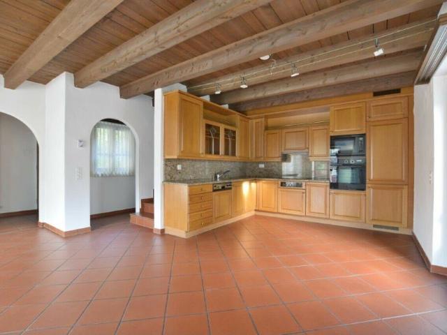 AFFITTASI LUMINOSA CASA SU 2 PIANI A CLARO BELLINZONA