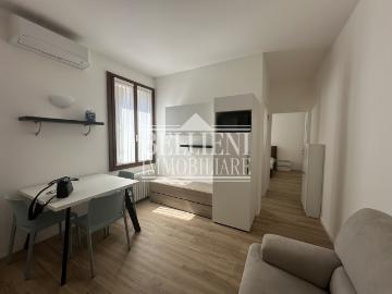 AFFITTASI MINI APPARTAMENTO CON TERRAZZA ARREDATO IN CENTRO STORICO LIBERO DA SUBITO
