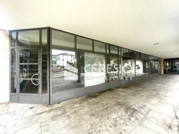 AFFITTASI SPAZIO COMMERCIALE CON VETRINE A LUGANO