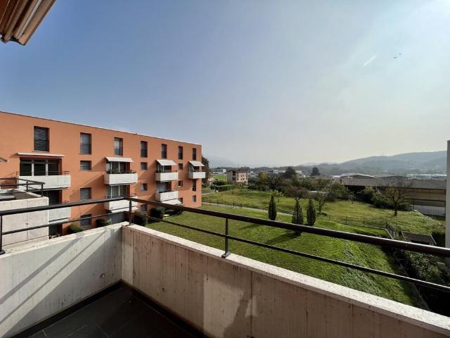 AFFITTASI MODERNO 4.5 LOCALI DUPLEX CON TERRAZZA A STABIO