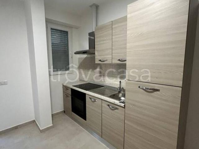 Affittasi stabile/palazzo a Roma via Colleverde, 20, Settecamini