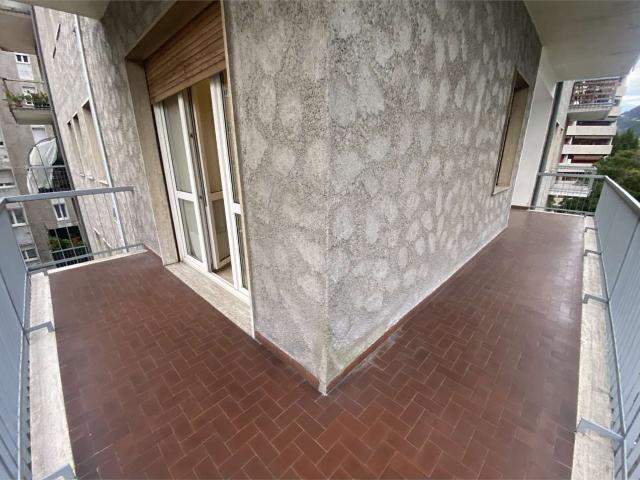 AFFITTASI STANZA IN VIA LAVISOTTO