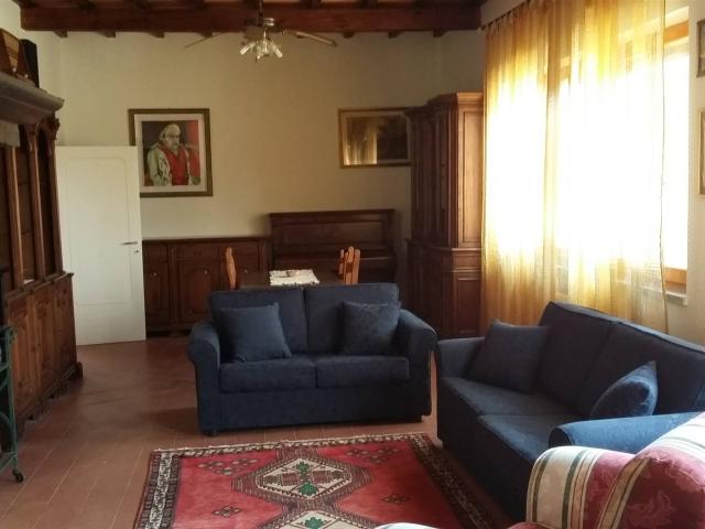 AFFITTASI PORZIONE DI VILLA IN CAMPAGNA TRA CERTALDO E GAMBASSI