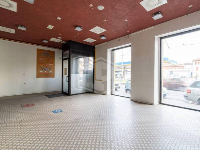 Affittasi palazzo a Torino via Cigna, 17, Aurora