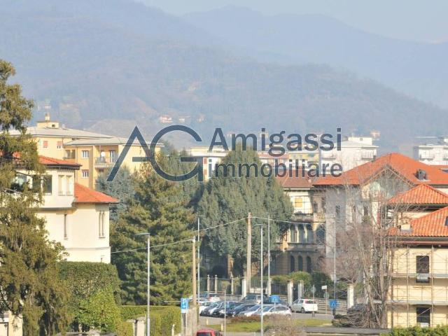 Affittasi quadrilocale a Bergamo piazza Santa Anna, Borgo Palazzo