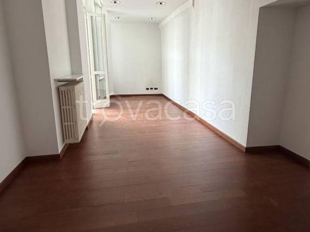 Affittasi quadrilocale a Ivrea via Palestro, 16