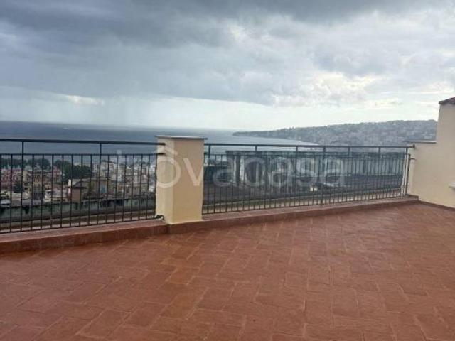 Affittasi quadrilocale a Napoli, Chiaia