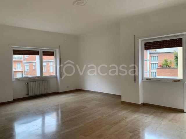 Affittasi quadrilocale a Roma via Achille Loria, Fleming