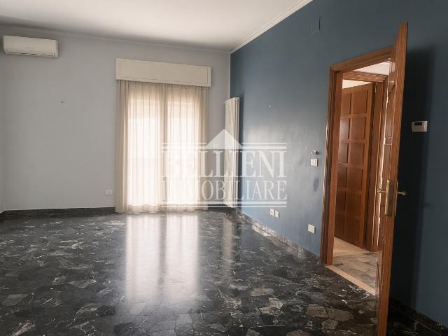 AFFITTASI TRICAMERE CON TERRAZZA E GARAGE A VICENZA ZONA SANTA BERTILLA