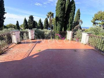 Affittasi trilocale a Bogliasco via Scogliera