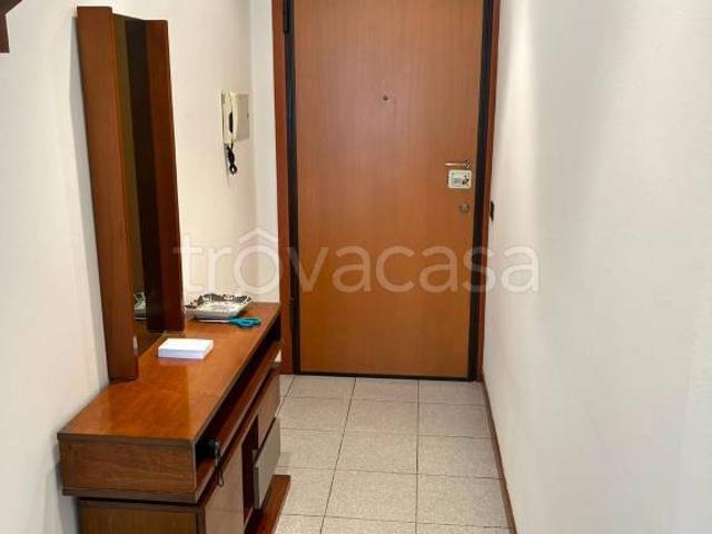 Affittasi trilocale a Lomazzo via Friuli, 23