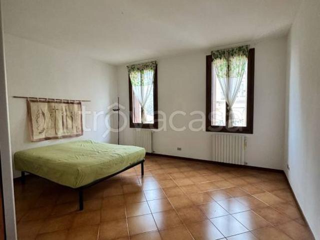Affittasi trilocale a Mantova via Santi Martiri, 3, Centro