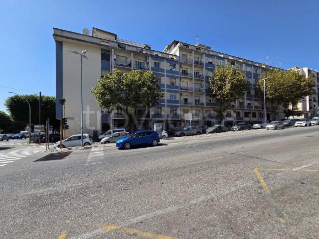 Affittasi trilocale a Messina viale Giostra, 34, Garibaldi