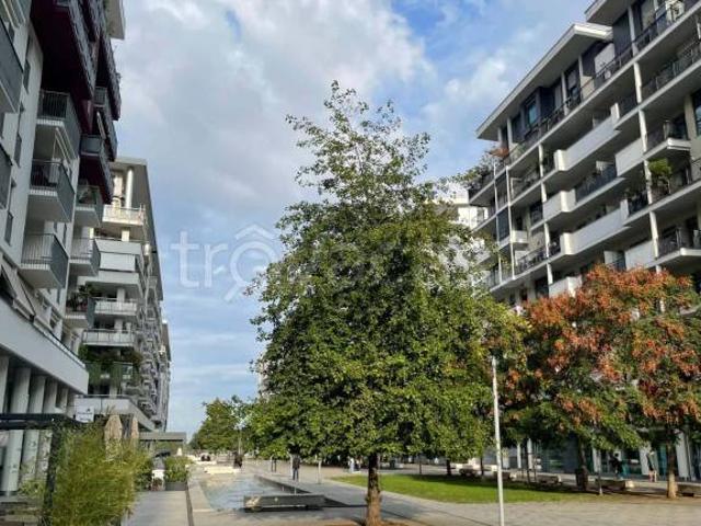 Affittasi trilocale a Milano via Bruno Cassinari, Santa Giulia