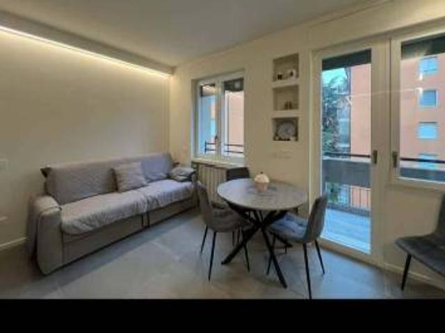 Affittasi trilocale a Milano via Oreste Salomone, Viale Ungheria Mecenate
