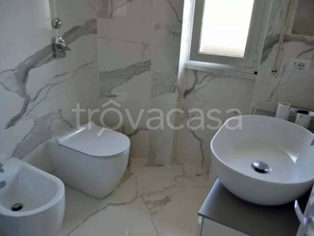 Affittasi trilocale a Milano via Savona, Piazza Napoli