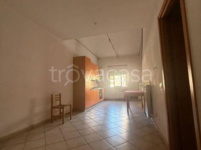 Affittasi trilocale a Palermo, Oreto Perez