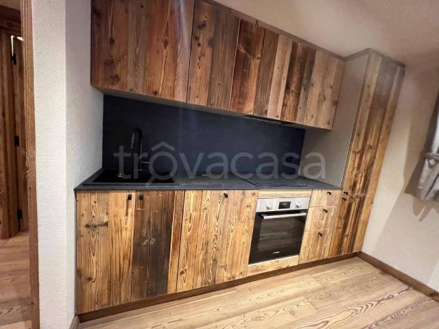 Affittasi trilocale a Pré Saint Didier piazza della chiesa, Verrand