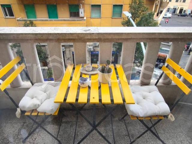 Affittasi trilocale a Roma via Albenga, 48, Re di Roma