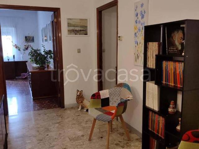 Affittasi trilocale a Roma via Tor de' Schiavi, Centocelle