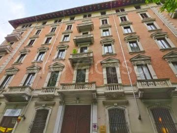 Affittasi trilocale a Torino via Madama Cristina, 90, San Salvario Dante