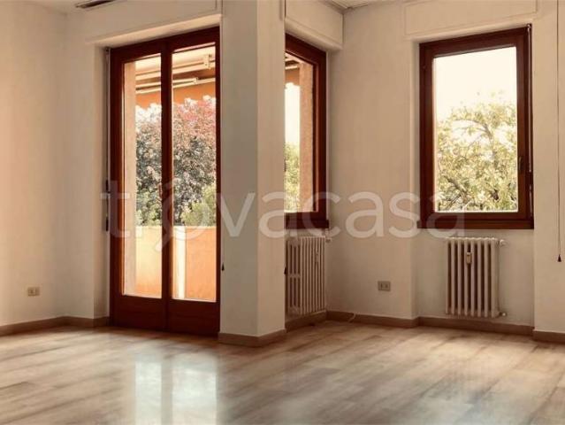 Affittasi trilocale a Varese, Brunella