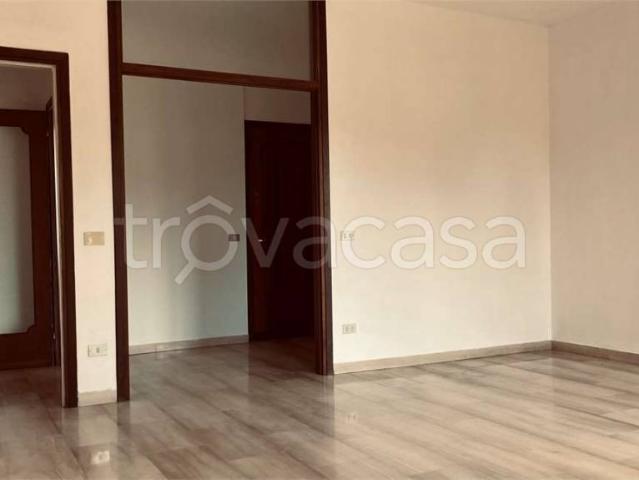 Affittasi trilocale a Varese, Brunella