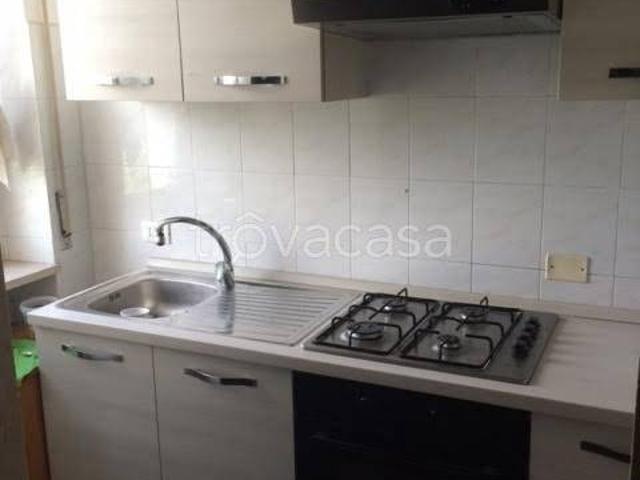 Affittasi trilocale a Verona via Villa, 24, Pindemonte
